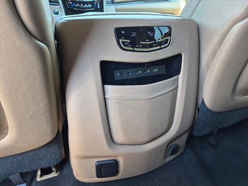 Used 2018 Cadillac Escalade ESV Platinum AWD/4WD image 20