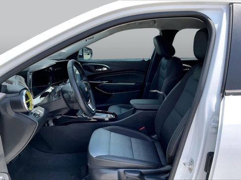 Certified 2026 Chevrolet Trax LT w/ Driver Confidence Package FWD image 8