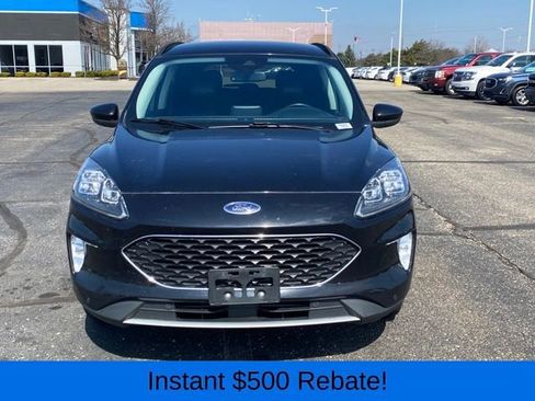Used 2022 Ford Escape Titanium image 2