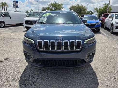 Used 2019 Jeep Cherokee Latitude w/ Cold Weather Group AWD/4WD image 18