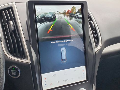 Used 2024 Ford Edge SEL image 16