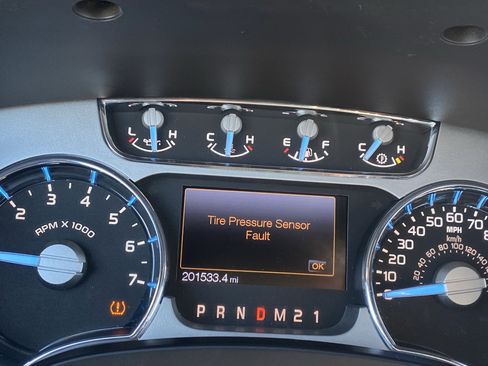 Used 2011 Ford F150 Platinum image 12