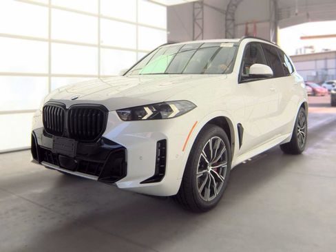 Used 2026 BMW X5 xDrive40i w/ M Sport Package AWD/4WD image 1