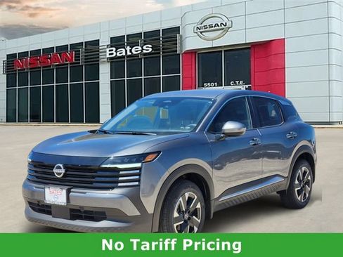 Used 2025 Nissan Kicks SV w/ Interior Electronics Package AWD/4WD image 2