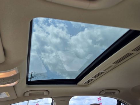 Used 2011 Mercedes-Benz C 300 Sedan image 13