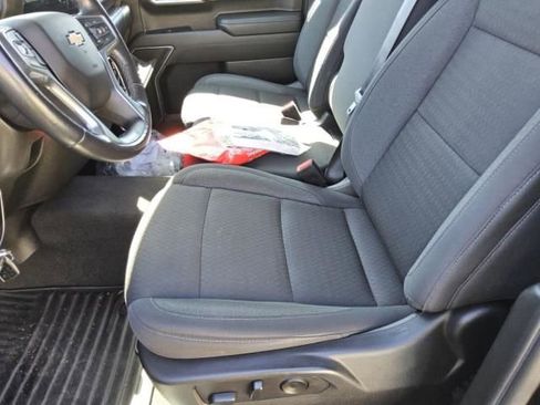 Used 2022 Chevrolet Silverado 1500 LT image 4