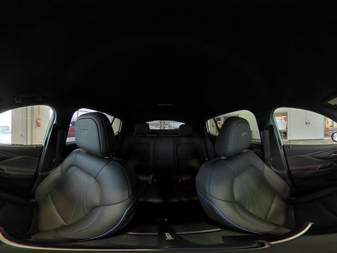 Used 2025 Buick Envista Sport Touring image 43