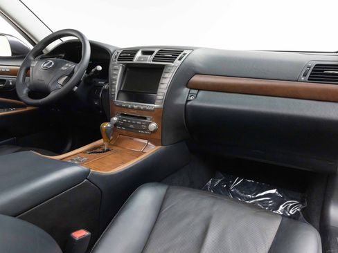 Used 2011 Lexus LS 460 w/ Sport Pkg RWD image 2