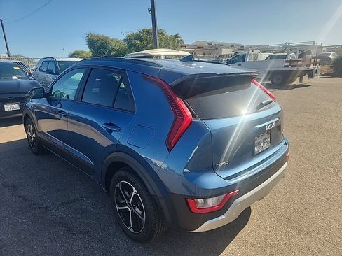 Certified 2024 Kia Niro EX FWD image 11