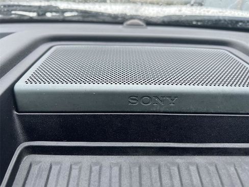 Used 2015 Ford F150 Platinum w/ Technology Package image 17