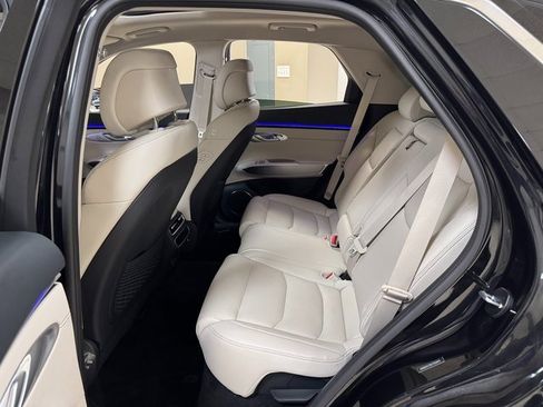 Used 2026 Genesis GV70 2.5T Select image 21