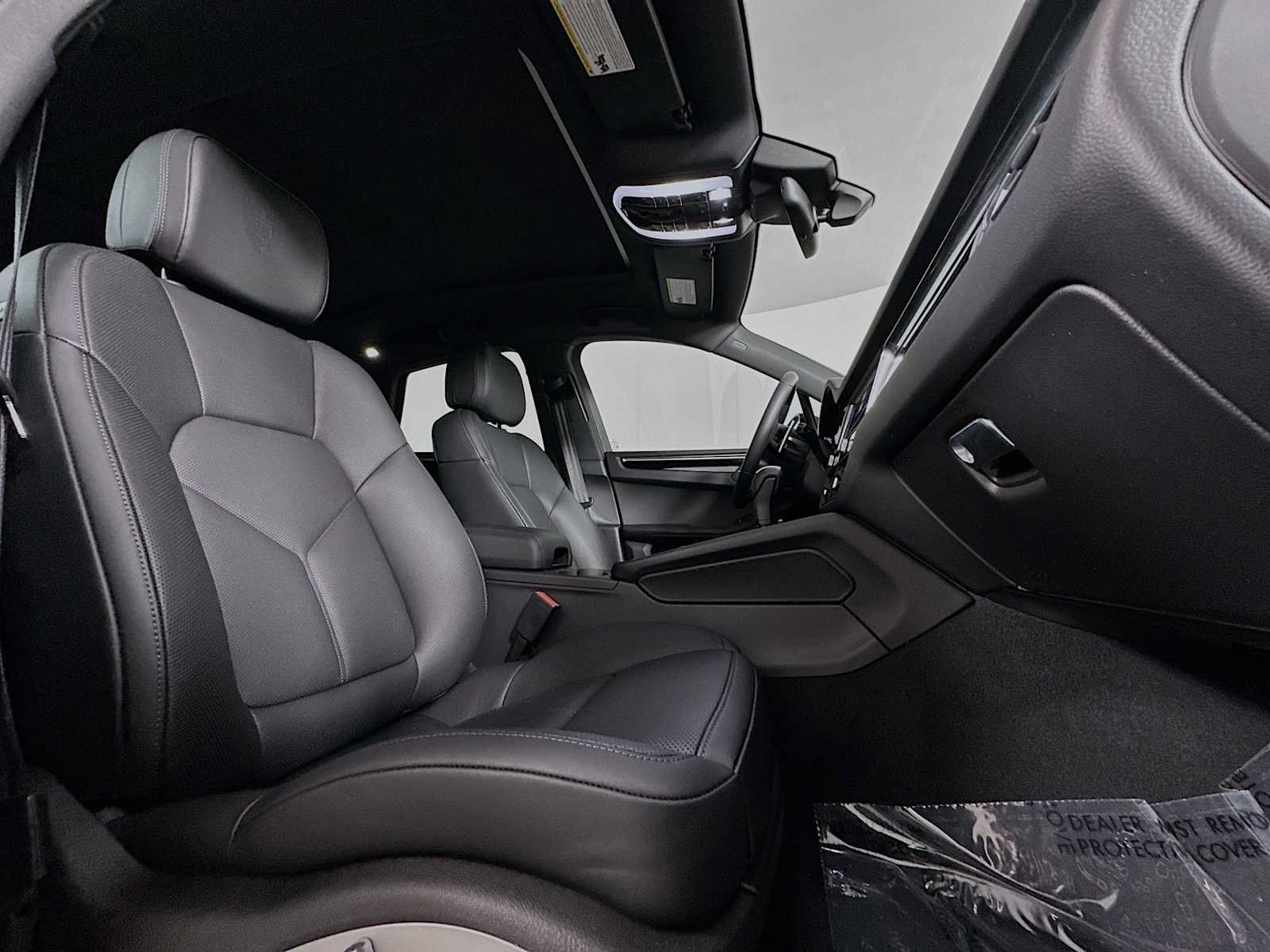 Certified 2026 Porsche Macan AWD/4WD image 29