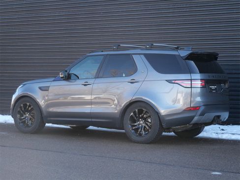 Used 2018 Land Rover Discovery HSE image 3