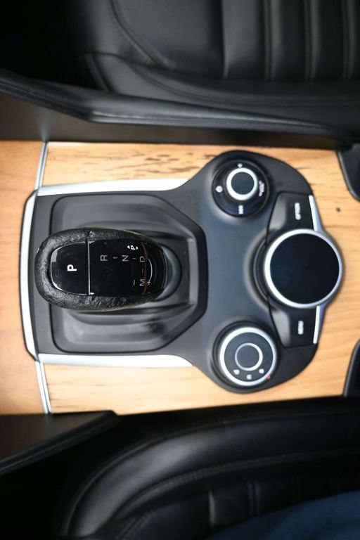 Used 2017 Alfa Romeo Giulia Ti w/ TI Lusso Light Wood Package RWD image 19