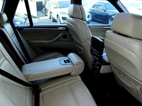 Used 2012 BMW X5 M image 19