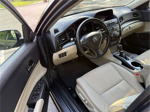 Used 2015 Acura ILX w/ Technology Package FWD image 10