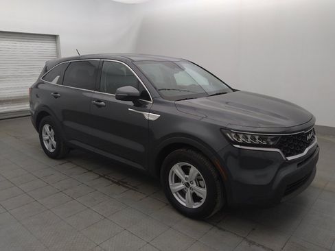 Used 2023 Kia Sorento LX FWD image 11