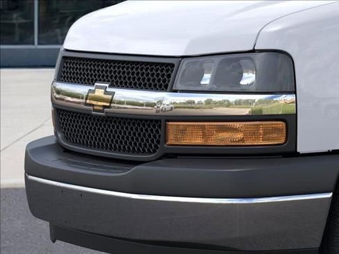 New 2025 Chevrolet Express 2500 w/ Enhanced Convenience Package image 13