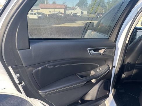 Used 2022 Ford Edge Titanium image 32