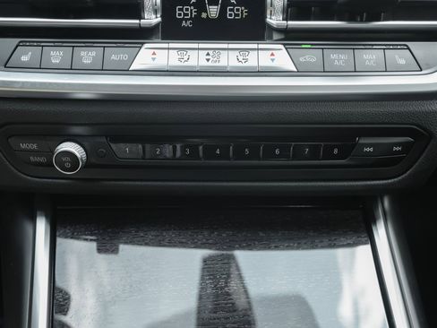 Used 2022 BMW 330i Sedan w/ Premium Package image 17