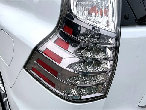 Used 2015 Lexus GX 460 w/ Premium Package AWD/4WD image 27