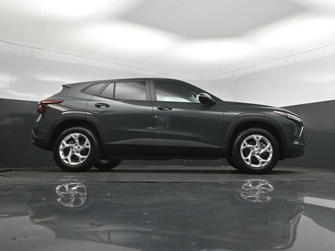 New 2026 Chevrolet Trax LS w/ LS Convenience Package FWD image 43