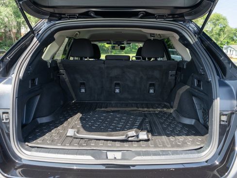 Used 2024 Subaru Outback Premium AWD/4WD image 9