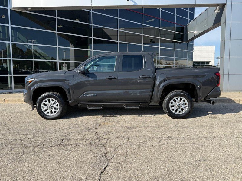 Used 2025 Toyota Tacoma SR5 AWD/4WD image 6