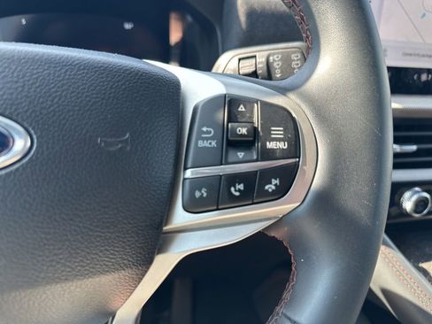 Used 2025 Ford Explorer Active image 21