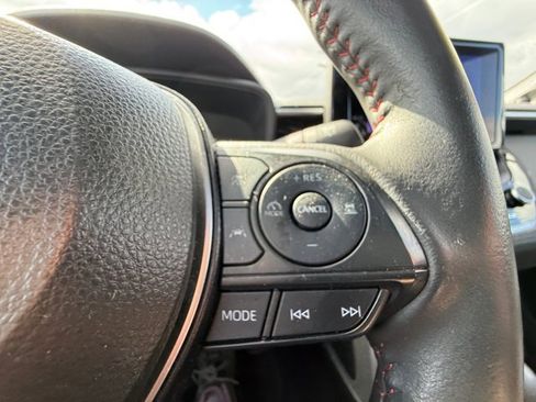 Used 2024 Toyota Corolla Cross AWD Hybrid w/ Moonroof Package image 18