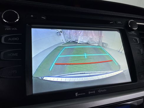 Used 2017 Toyota Highlander XLE image 16