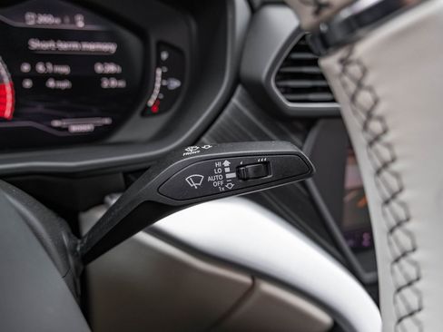 Used 2019 Lamborghini Urus image 27