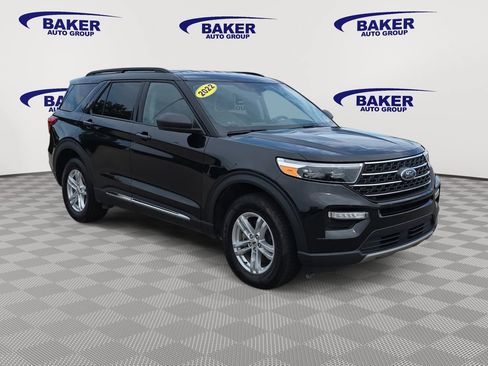 Used 2022 Ford Explorer XLT w/ Equipment Group 202A AWD/4WD image 3