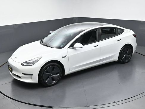 Used 2020 Tesla Model 3 Standard Range Plus RWD image 3