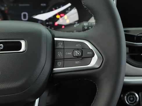 New 2026 Jeep Compass Limited image 9