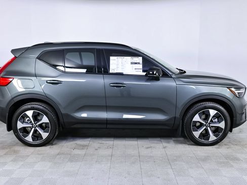 Used 2026 Volvo XC40 B5 Plus w/ Climate Package AWD/4WD image 28