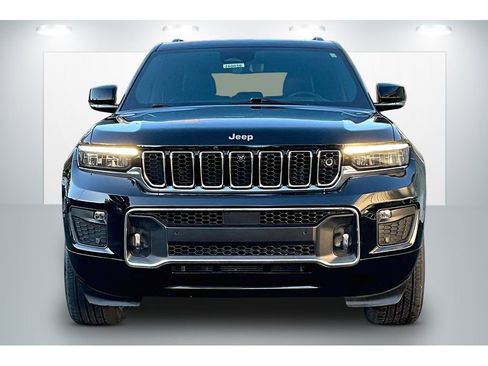 Used 2023 Jeep Grand Cherokee Overland w/ Advanced Protech Group III image 3