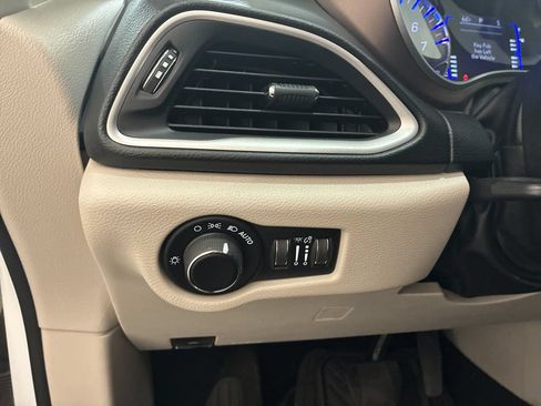 Used 2020 Chrysler Voyager LX w/ Cold Weather Group FWD image 20