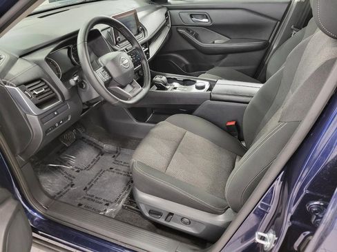 Used 2025 Nissan Rogue SV image 17