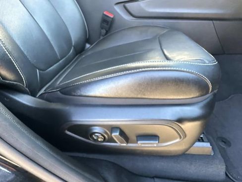 Used 2023 Jeep Grand Cherokee L Limited w/ Luxury Tech Group II image 9