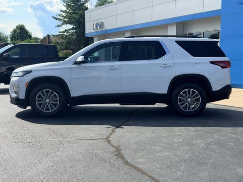 Used 2023 Chevrolet Traverse LT FWD image 8