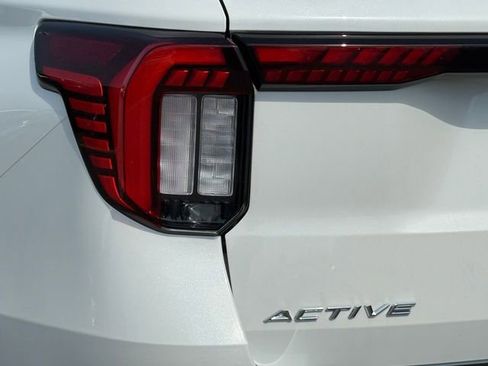 New 2026 Ford Explorer Active image 9