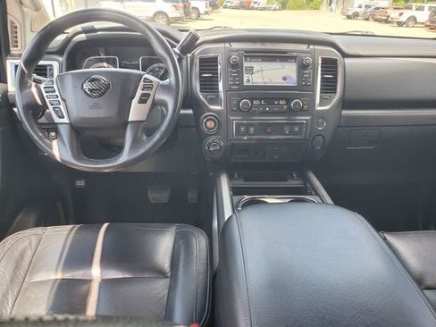 Used 2017 Nissan Titan PRO-4X w/ Pro-4x Convenience Package AWD/4WD image 25