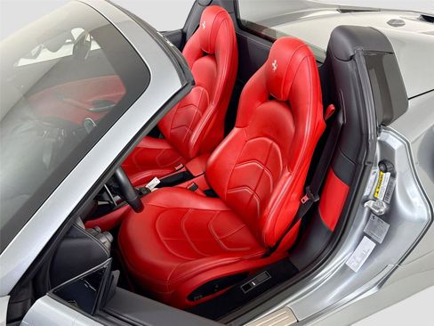 Used 2019 Ferrari 488 Spider RWD image 14