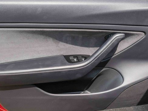 Used 2018 Tesla Model 3 Mid Range image 26