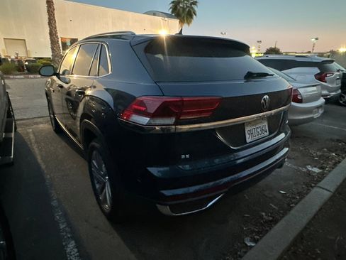 Used 2022 Volkswagen Atlas Cross Sport SE image 3