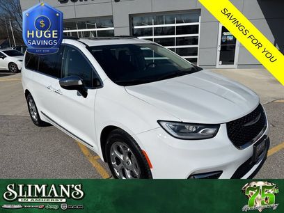 Used 2023 Chrysler Pacifica Limited