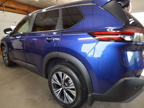 Used 2023 Nissan Rogue SV AWD/4WD image 6