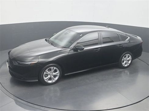 Certified 2025 Honda Accord LX image 22