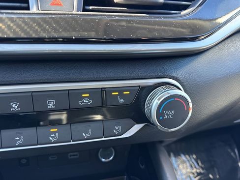 Used 2024 Nissan Altima 2.5 SR w/ SR Premium Package image 21